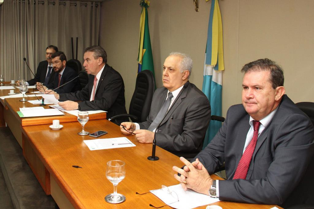 J&F pede mais prazo e diz que tem interesse em contribuir com CPI J&F pede mais prazo e diz que tem interesse em contribuir com CPI