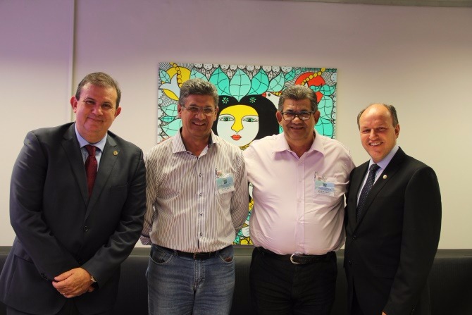 Deputado Eduardo Rocha recebe representantes de sindicatos de Três Lagoas