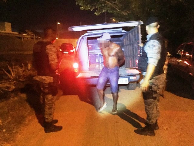 Ao tentar pegar ladrão de TV, polícia prende foragido da Justiça Ao tentar pegar ladrão de TV, polícia prende foragido da Justiça