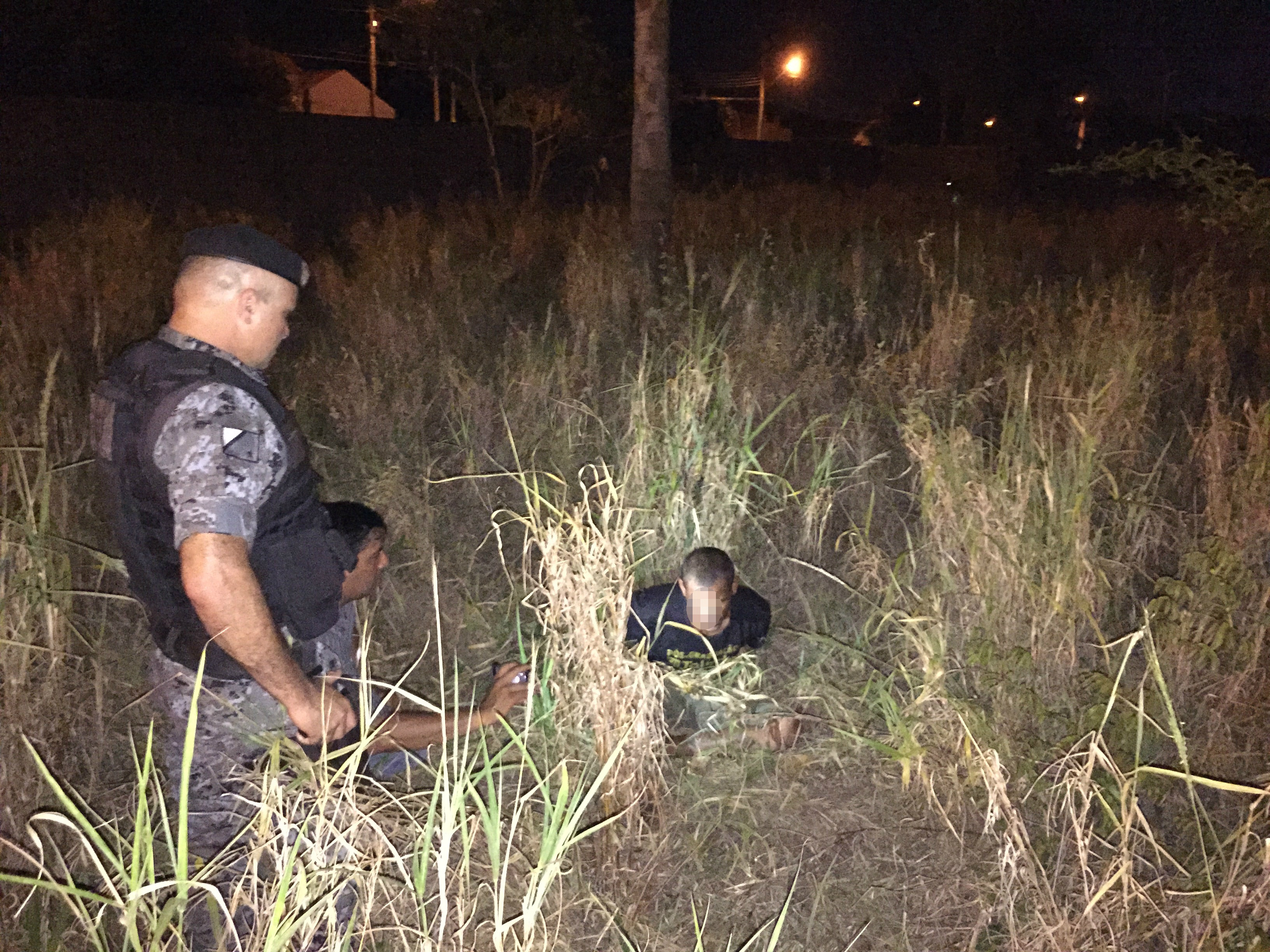 Homicida tenta roubar moto, se esconde em matagal e é preso pela Rotai Homicida tenta roubar moto, se esconde em matagal e é preso pela Rotai