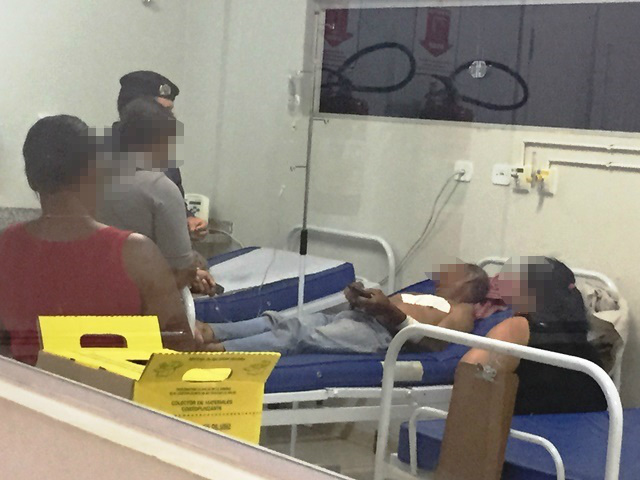 Ao cobrar dívida de R$ 5 mil de enteada, idoso é ferido no peito Ao cobrar dívida de R$ 5 mil de enteada, idoso é ferido no peito
