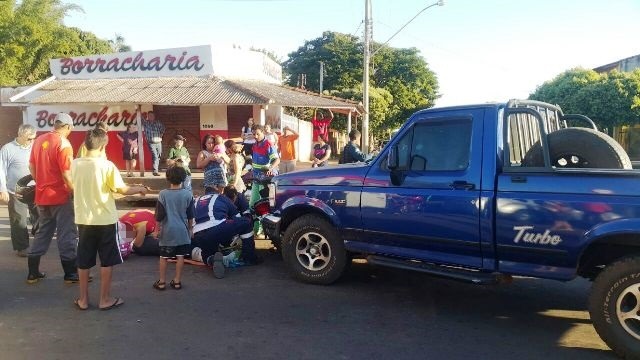 Mulher que pilotava moto tem perda de tecido em acidente