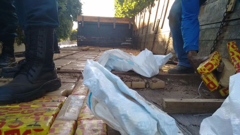 Forças policiais apreendem meia tonelada de maconha na MS-395