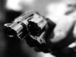 Amigos são ameaçados com arma de fogo e roubados por dupla no Bairro Santos Dumont Amigos são ameaçados com arma de fogo e roubados por dupla no Bairro Santos Dumont