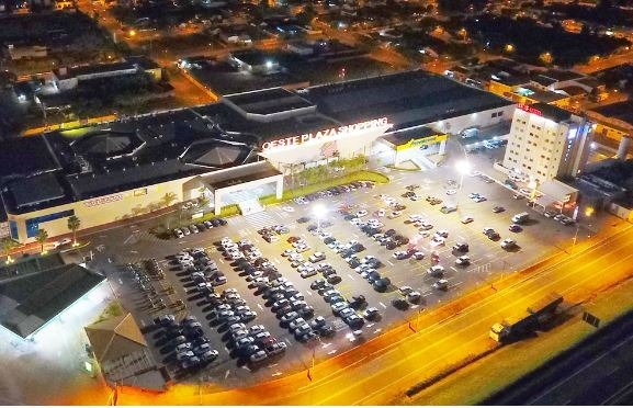 Grupo empresarial rebate boato de leilão de shopping, avião e hotel Grupo empresarial rebate boato de leilão de shopping, avião e hotel