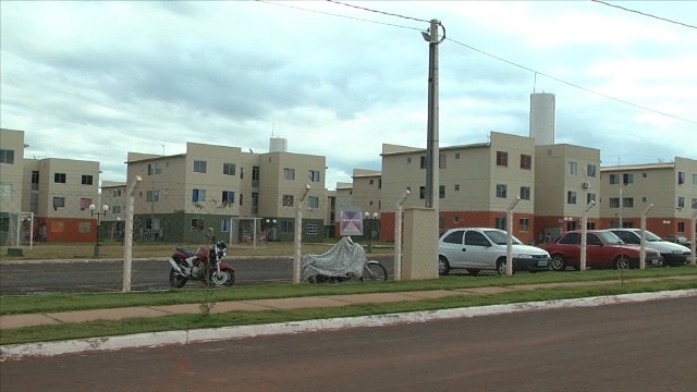 Após ameaçar ex-mulher com facão, jovem foge com o filho de 1 ano e 3 meses Após ameaçar ex-mulher com facão, jovem foge com o filho de 1 ano e 3 meses
