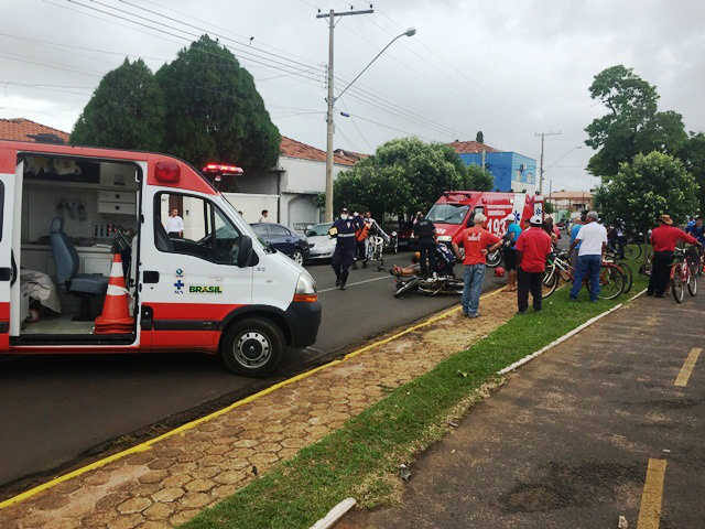 Acidente em avenida deixa trânsito interditado por alguns minutos Acidente em avenida deixa trânsito interditado por alguns minutos