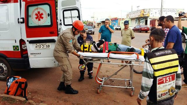 Acidente grave entre motos deixa gestante ferida no Vila Alegre 