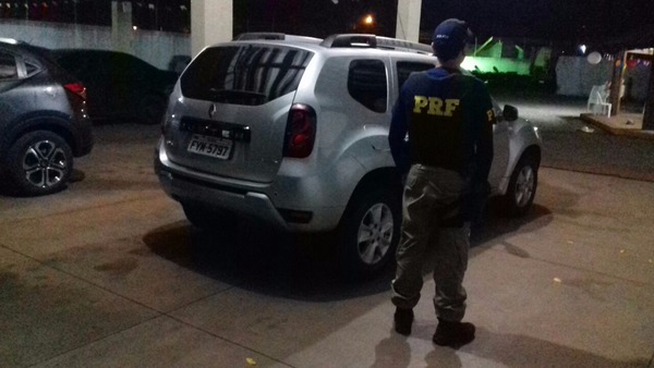 Advogado é pego com carro clonado em viagem para descanso Advogado é pego com carro clonado em viagem para descanso