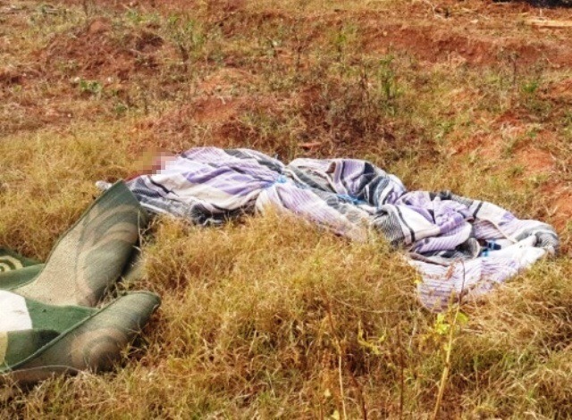 Jovem enrolado em cobertor e amarrado com fios é encontrado morto no Jardim Violetas Jovem enrolado em cobertor e amarrado com fios é encontrado morto no Jardim Violetas