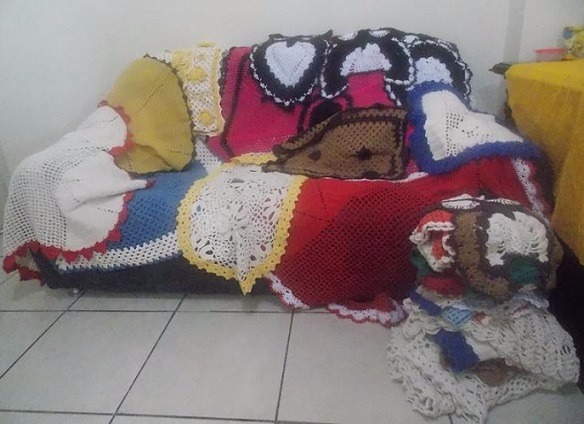 Artesanato confeccionado por detentas de Três Lagoas são doados a hospital da cidade