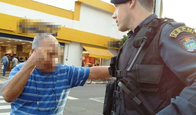 Policial aposentado relata furto de veículo; carro foi encontrado a 150 metros do local Policial aposentado relata furto de veículo; carro foi encontrado a 150 metros do local