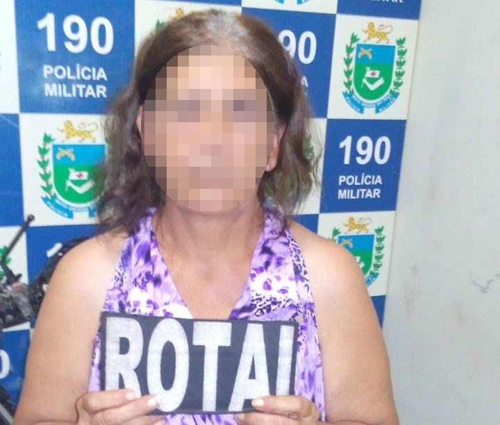 Maria do bairro é presa com 50 quilos de Maconha no São Carlos