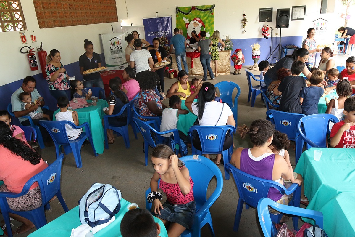 Mães e crianças do SCFV “Colo de Mãe” participam de confraternização pelo município