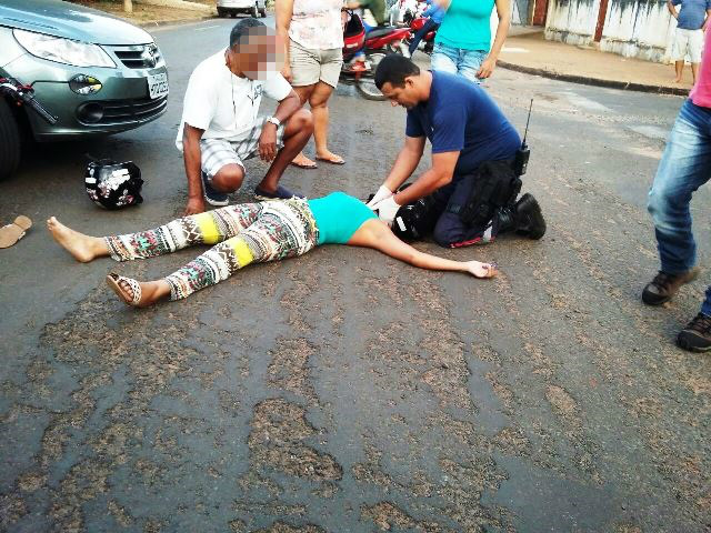 Jovem de 21 anos fica ferida em acidente no bairro Santa Terezinha 