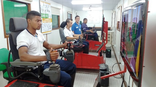 Fibria treina operadores de máquinas florestais com tecnologia 3D