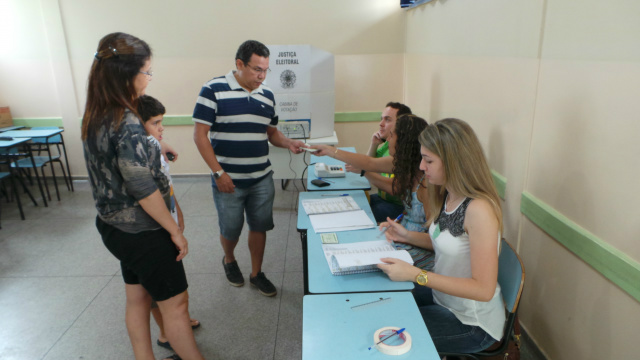 Clima de tranquilidade do primeiro turno se repete nas seções eleitorais
