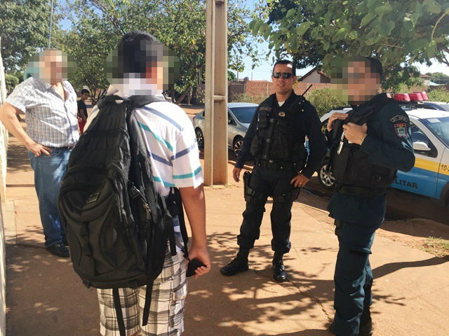 Estudante sofre tentativa de assalto ao deixar escola no Parque São Carlos 