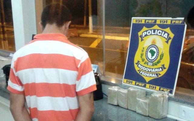 Pedreiro de 18 anos é preso com drogas na BR-262 em Três Lagoas 