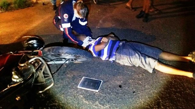 No 7º acidente do dia, jovem em moto fica ferido ao bater em carro de idosa No 7º acidente do dia, jovem em moto fica ferido ao bater em carro de idosa
