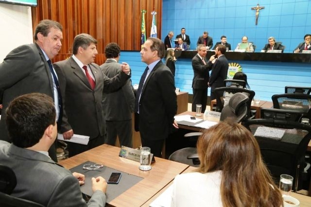 Deputados aprovam redução de preço na renovação de CNH para idosos