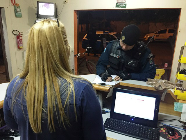 Assaltantes são colocados “pra correr” ao serem ameaçados com facão em Lan House 