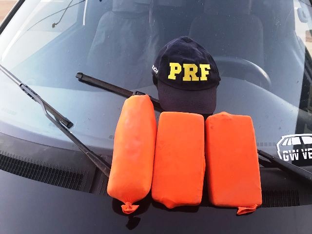 PRF apreende cocaína durante fiscalização na BR- 262 em Três Lagoas