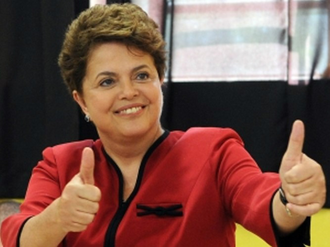 Dilma Rousseff é reeleita presidente do Brasil