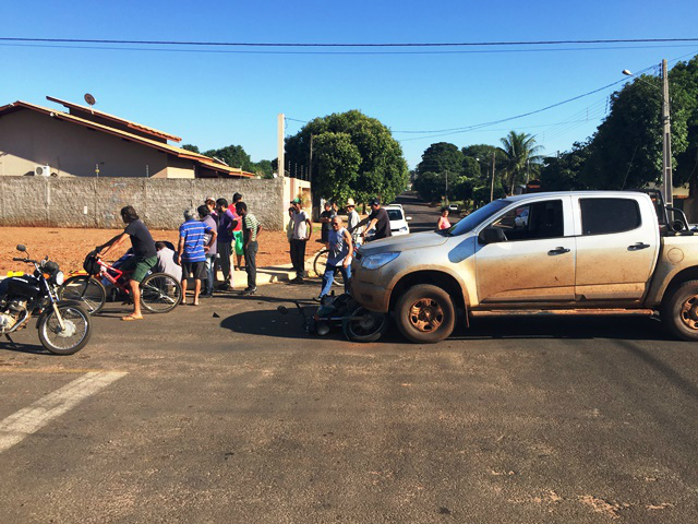 Motorista de S-10 avança a preferencial e causa acidente no bairro Jardim Angélica Motorista de S-10 avança a preferencial e causa acidente no bairro Jardim Angélica