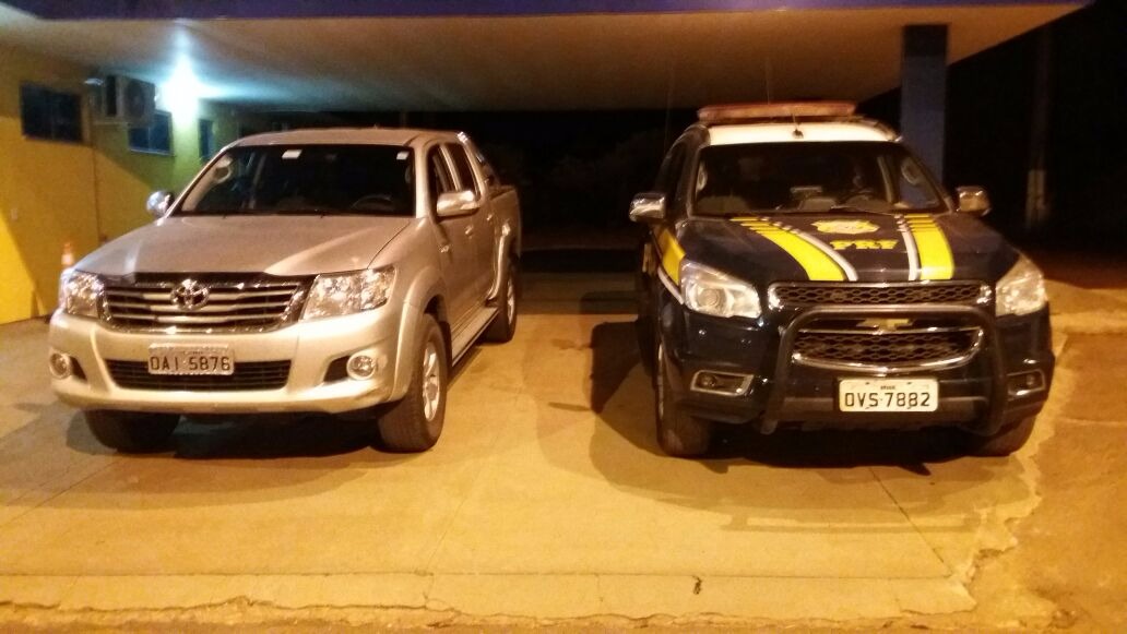 Dirigindo caminhonete de luxo roubada, soldador é preso pela PRF Dirigindo caminhonete de luxo roubada, soldador é preso pela PRF