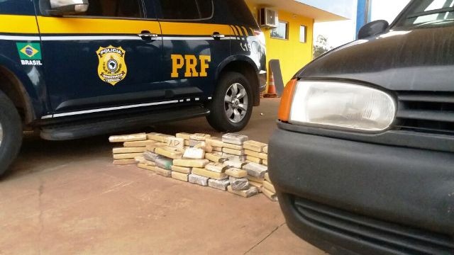 Entregador flagrado com 120 tabletes de maconha receberia R$ 8 mil pelo transporte 