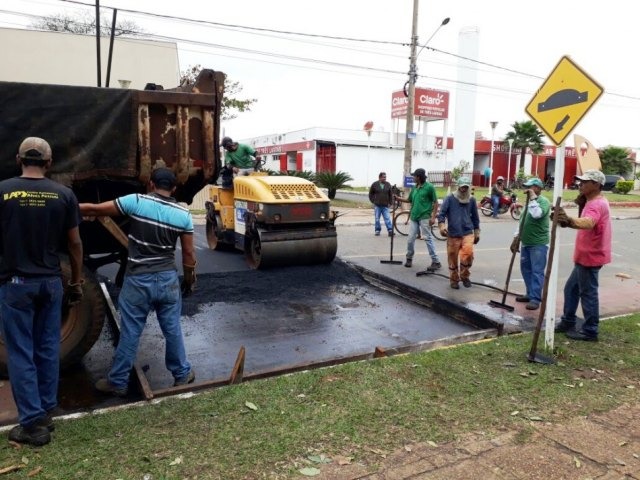 Faixa de pedestre elevada garante segurança da população ao atravessar Avenida da Lagoa Maior