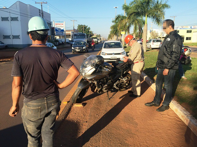 Funcionário da CESP fica ferido em acidente na BR-262