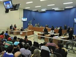 Vereadores aprovam projetos garantindo atendimento diferenciado para crianças, idosos e obesos