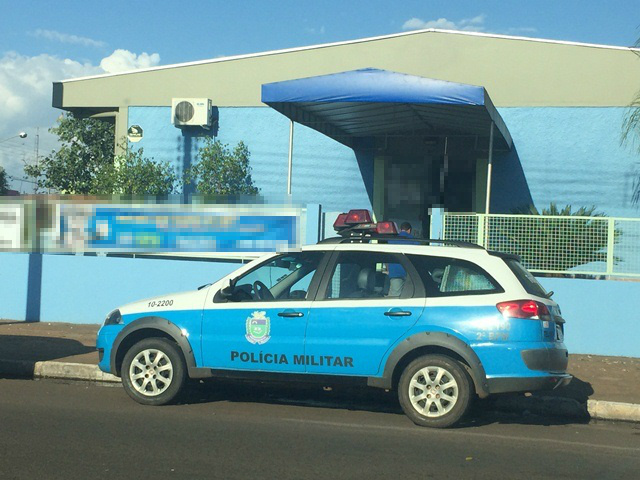  Funcionários de escola particular acionam a polícia para conter mãe de aluno