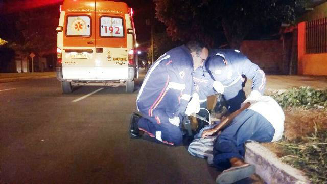 SAMU resgata homem que estava caído na Avenida Filinto Müller 