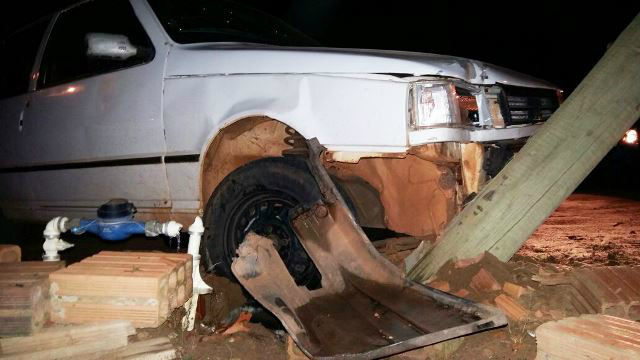 Após assalto, carro de mascate é encontrado batido no bairro Vila Maria Após assalto, carro de mascate é encontrado batido no bairro Vila Maria