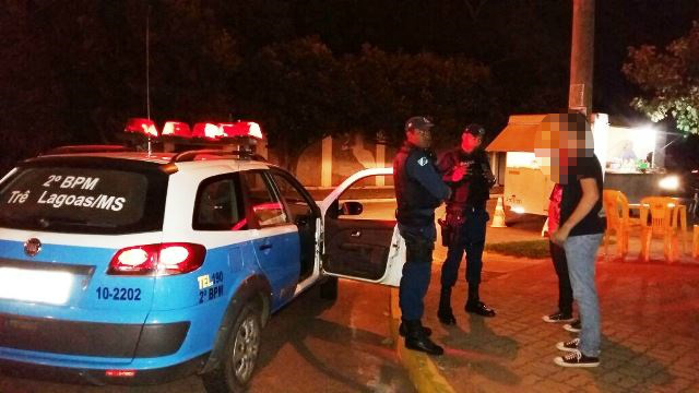 Bando rouba jovens de 13 e 15 anos na noite deste domingo Bando rouba jovens de 13 e 15 anos na noite deste domingo