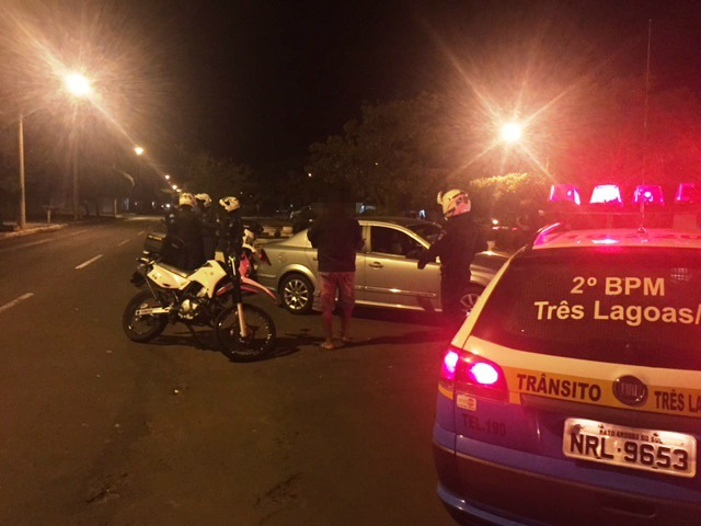 Briga em posto de gasolina termina com a chegada da Polícia Militar Briga em posto de gasolina termina com a chegada da Polícia Militar