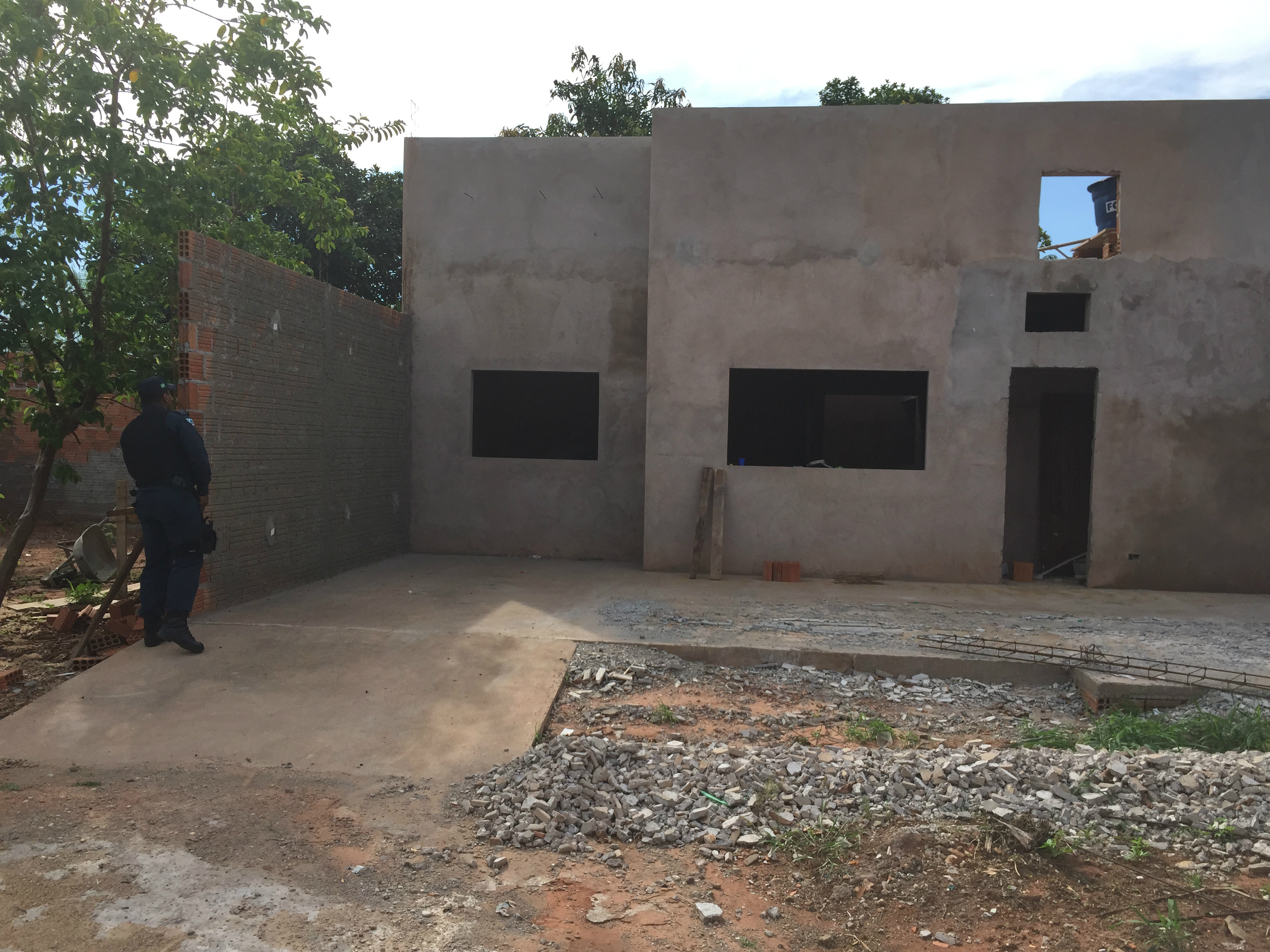 Ladrão faz necessidades em construção durante tentativa de furto Ladrão faz necessidades em construção durante tentativa de furto