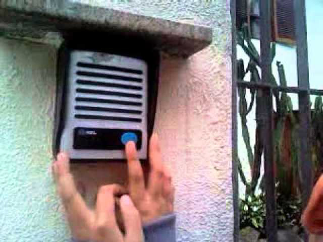 Homem embriagado toca campainha, sai correndo e acaba detido Homem embriagado toca campainha, sai correndo e acaba detido