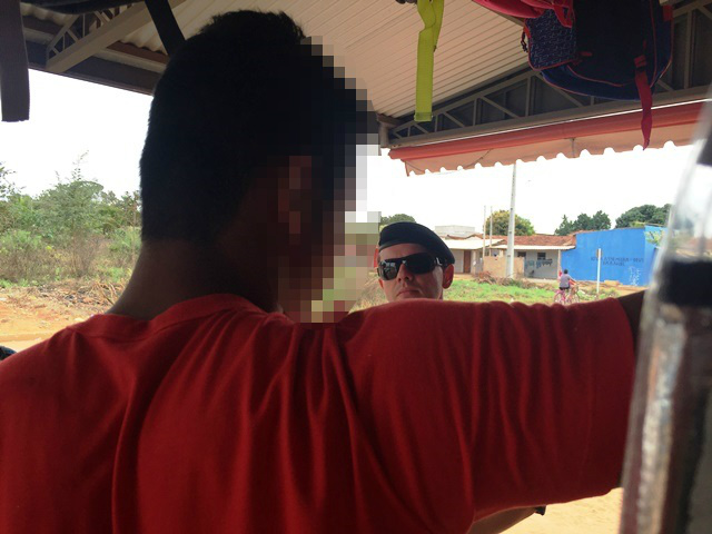 Ladrões trancam vítimas em banheiro durante assalto em loja de variedades 