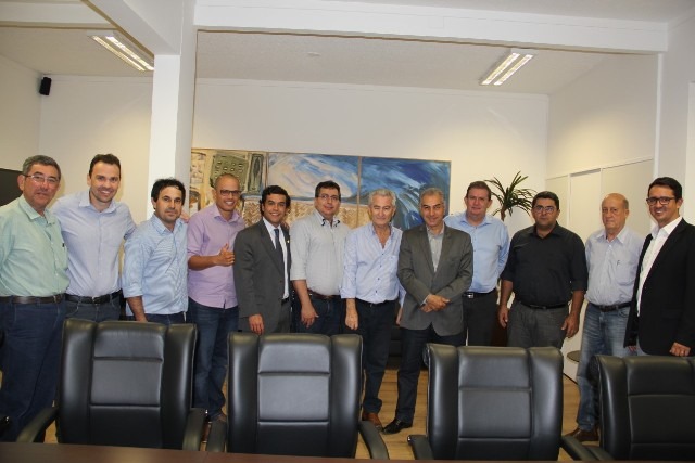 Deputado Eduardo Rocha acompanha agenda de prefeito de Cassilândia com governador
