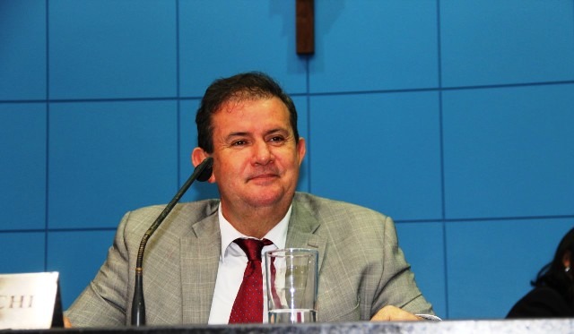 Projeto de Eduardo Rocha que proíbe uso de capacete em estabelecimentos é aprovado