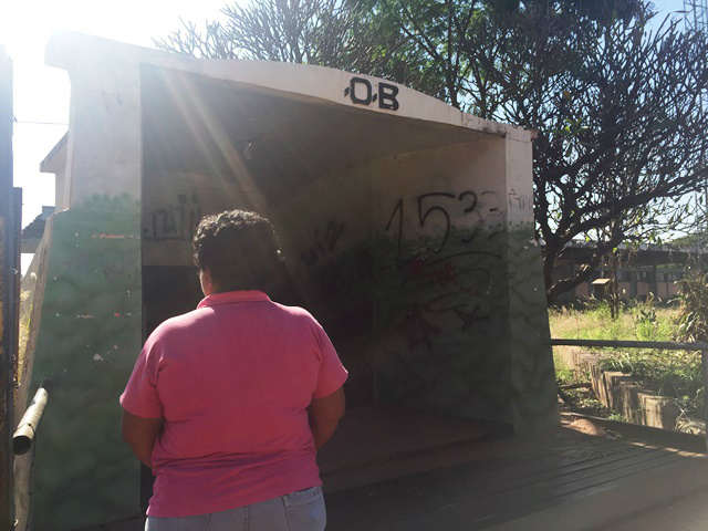 Mulher se desespera após ser assaltada na região do túnel da NOB 