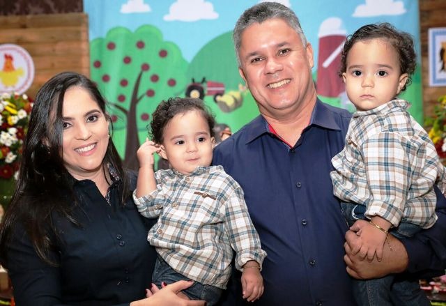 Filhos de ex-assessor da prefeitura morrem afogados em piscina da família Filhos de ex-assessor da prefeitura morrem afogados em piscina da família
