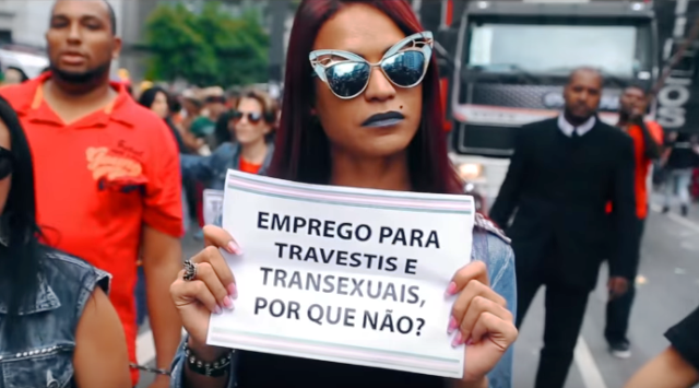 Transexuais enfrentam diversas barreiras para ingressar ao mercado formal de trabalho