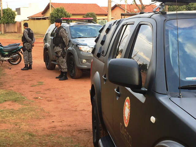 GAECO está na cidade e faz buscas em residência no bairro Vila Nova GAECO está na cidade e faz buscas em residência no bairro Vila Nova