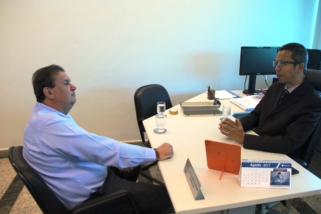 Em reunião na Receita Federal, Eduardo Rocha solicita que não feche agência de Paranaíba