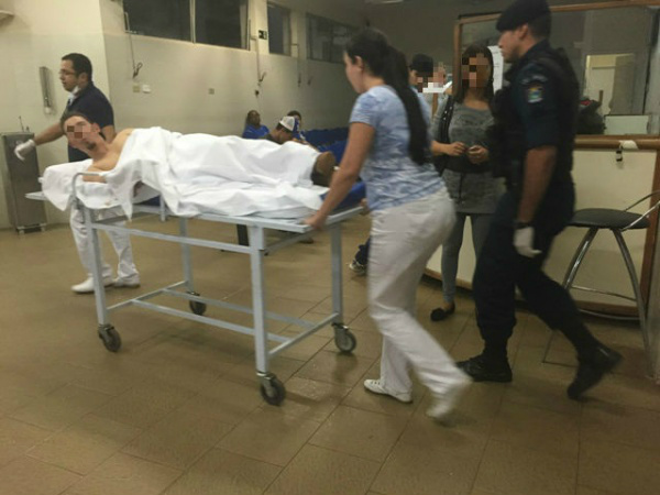 Homem baleado dirige 130 km para buscar socorro no Hospital Auxiliadora Homem baleado dirige 130 km para buscar socorro no Hospital Auxiliadora